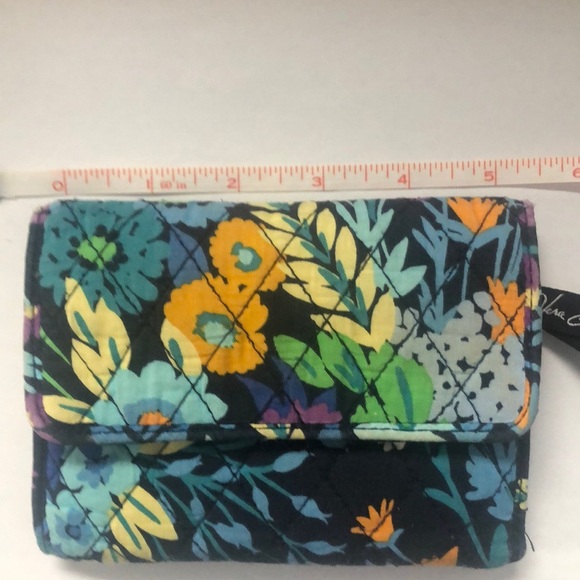 Vera Bradley wallet - Picture 6 of 8